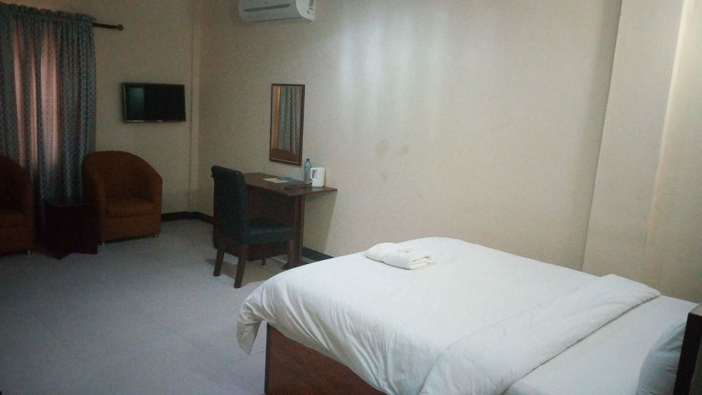 Отель Providence Suites