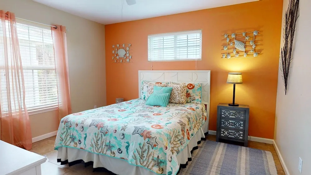Vixen's Studio Bedroom Home