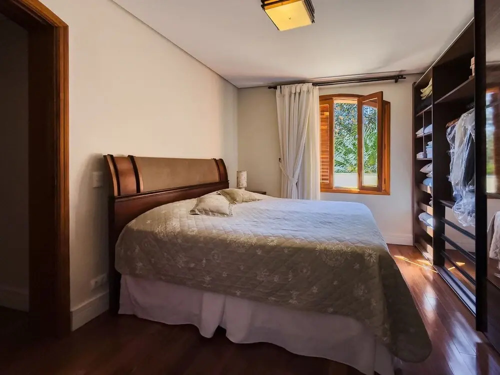 Casa de alto padrão com lazer completo na Granja Viana