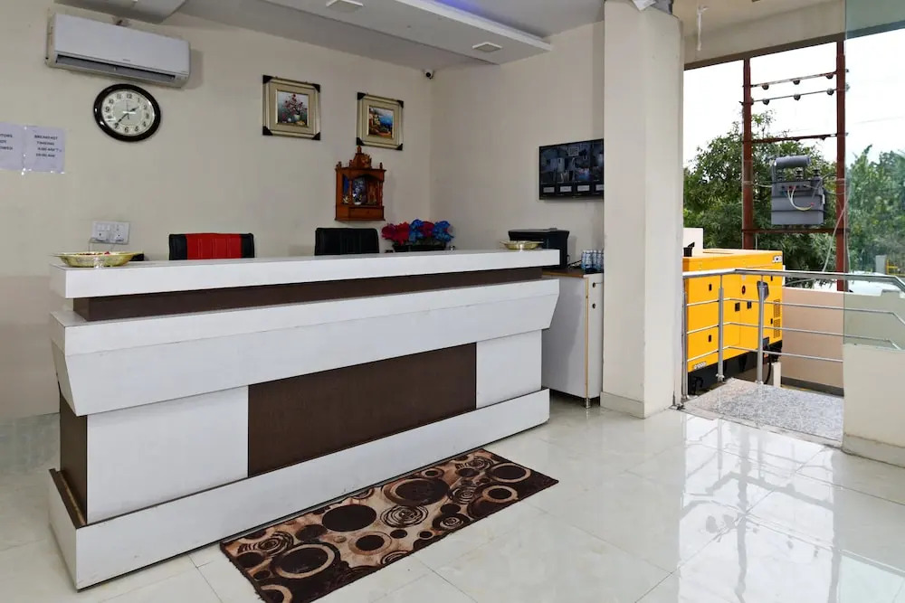 Hotel Metro Stays-Couple Friendly
