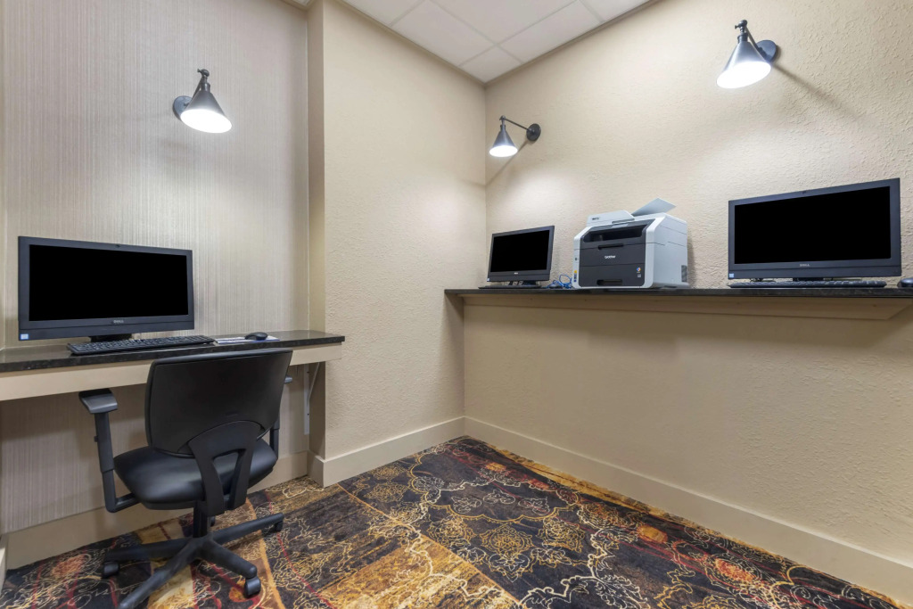 Best Western Plus Ramkota Hotel