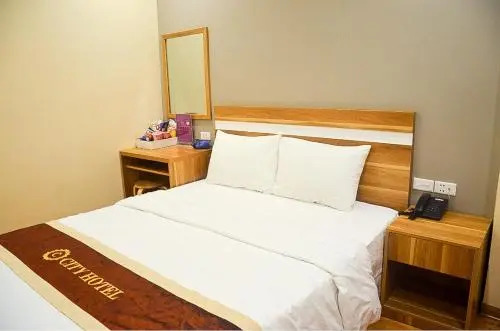 City Hotel