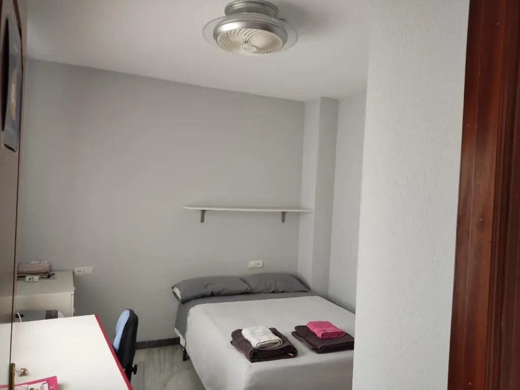 Habitación doble con baño privado