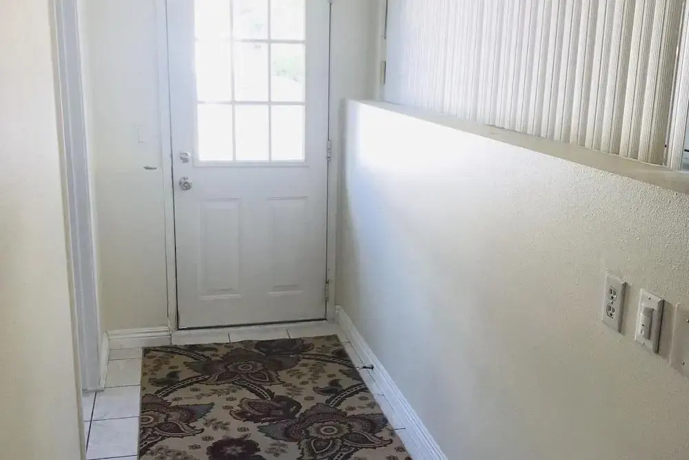 Entire 3 Bedrooms Guest House Close Beach Downtown