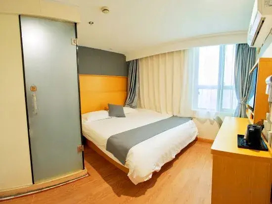 Yike qingshe Hotel (Shanghai Chest Hospital Hongqiao Road Subway Station Branch)