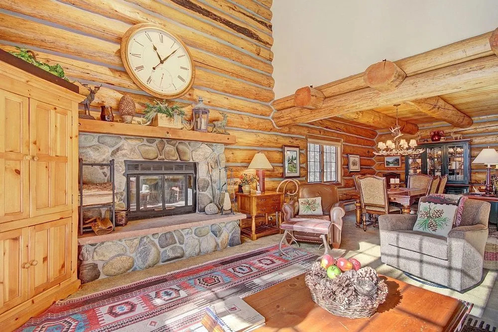 13 Bear Tree Court 5 Bedroom Home by RedAwning