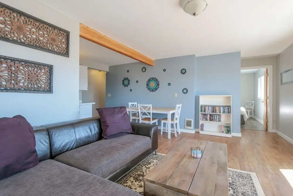 Grandview 3 Bedroom Home by RedAwning