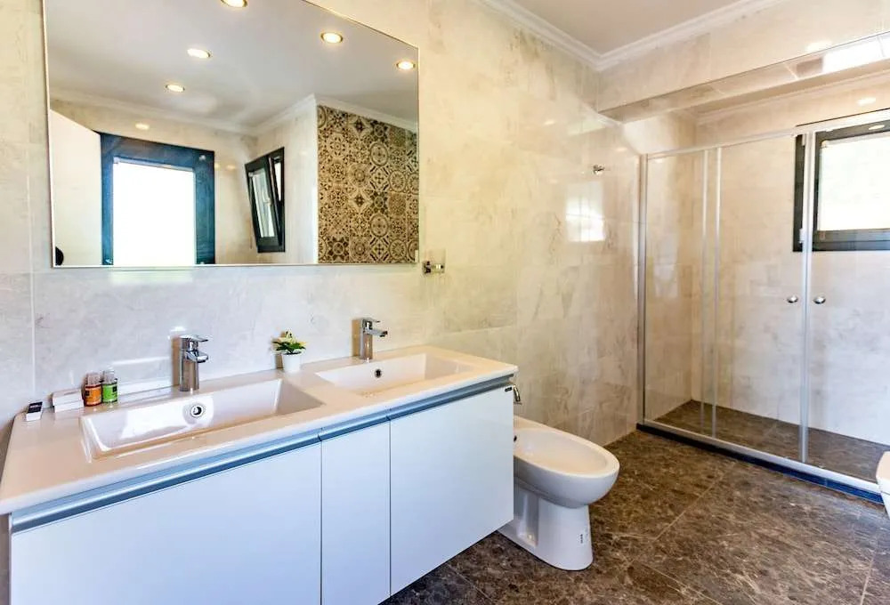Beacon Hill Suites