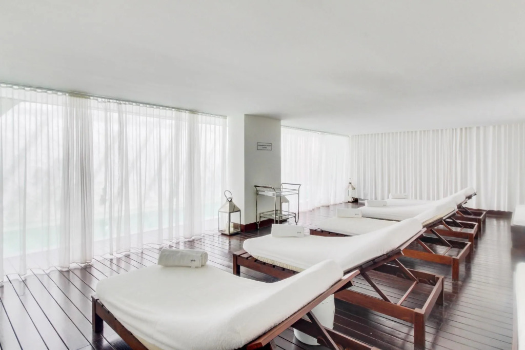 Oceana Suites Yoo Suite 305