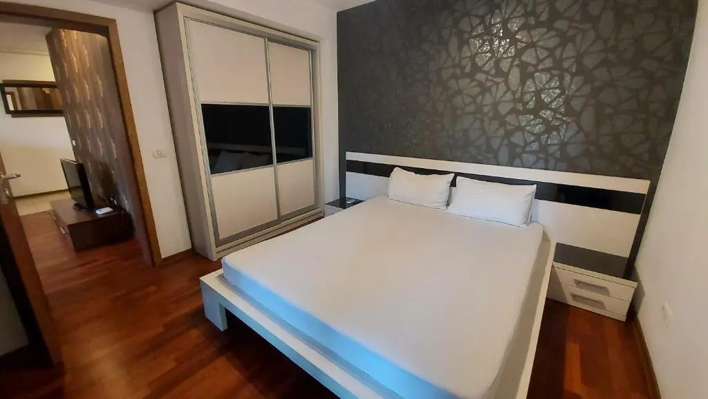 Mamaia Miraj E1