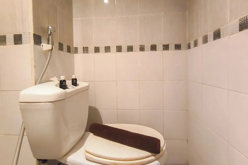 Enjoy Living 2Br Apartment At Jarrdin Cihampelas With 1 Ac In Living Room