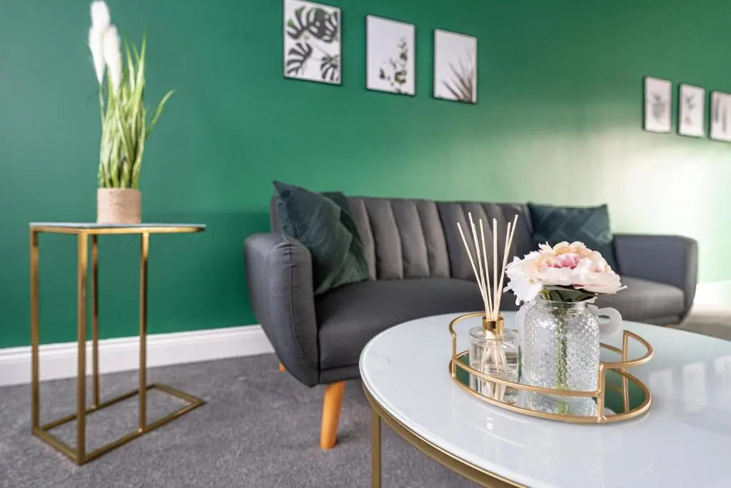 Spacious Modern 3 bed House Near Heathrow Airport