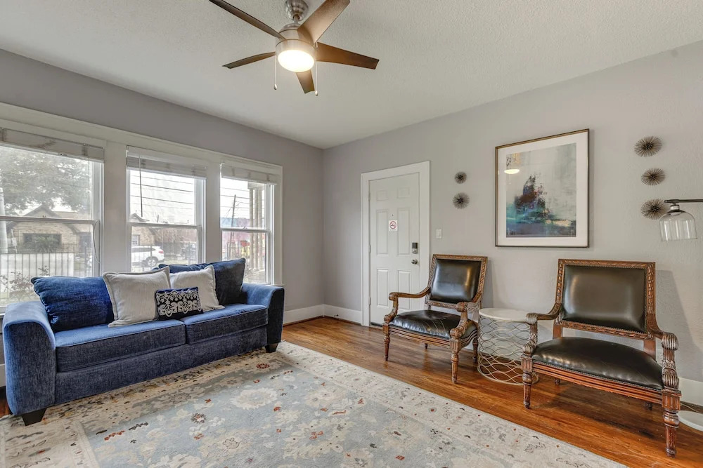 1 Mi to Hermann Park: Houston Apt w/ Shared Yard