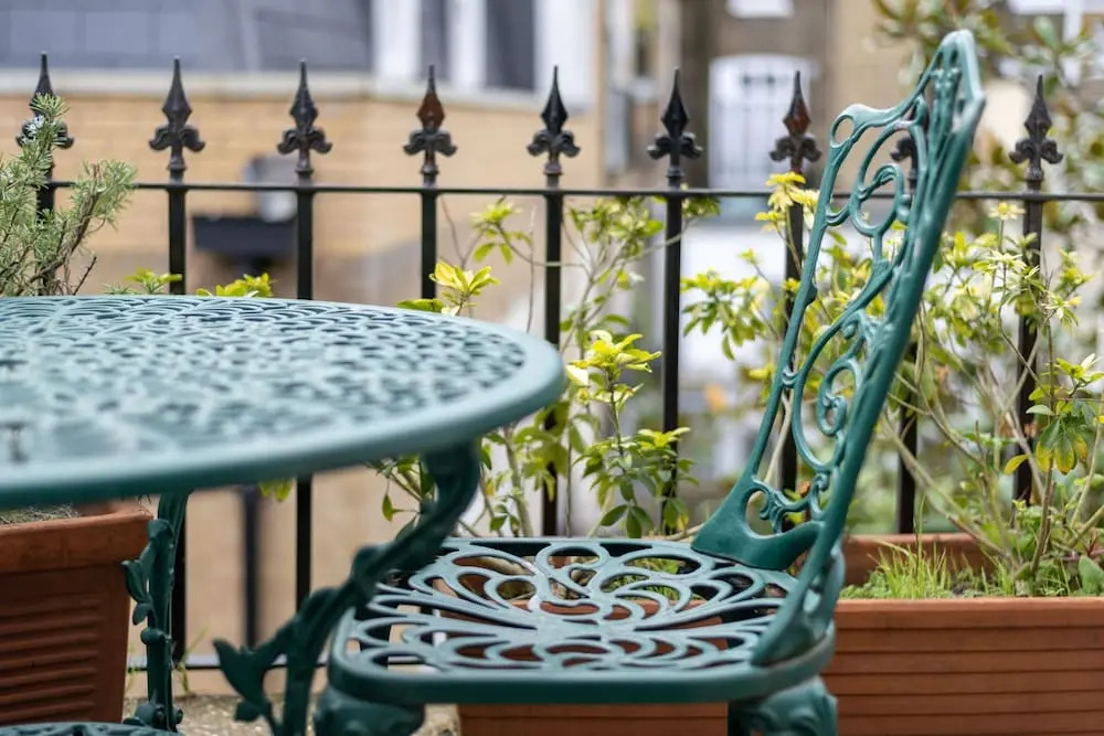 Luxury 2BR Flat in Knightsbridge W/patio, 4 Guests
