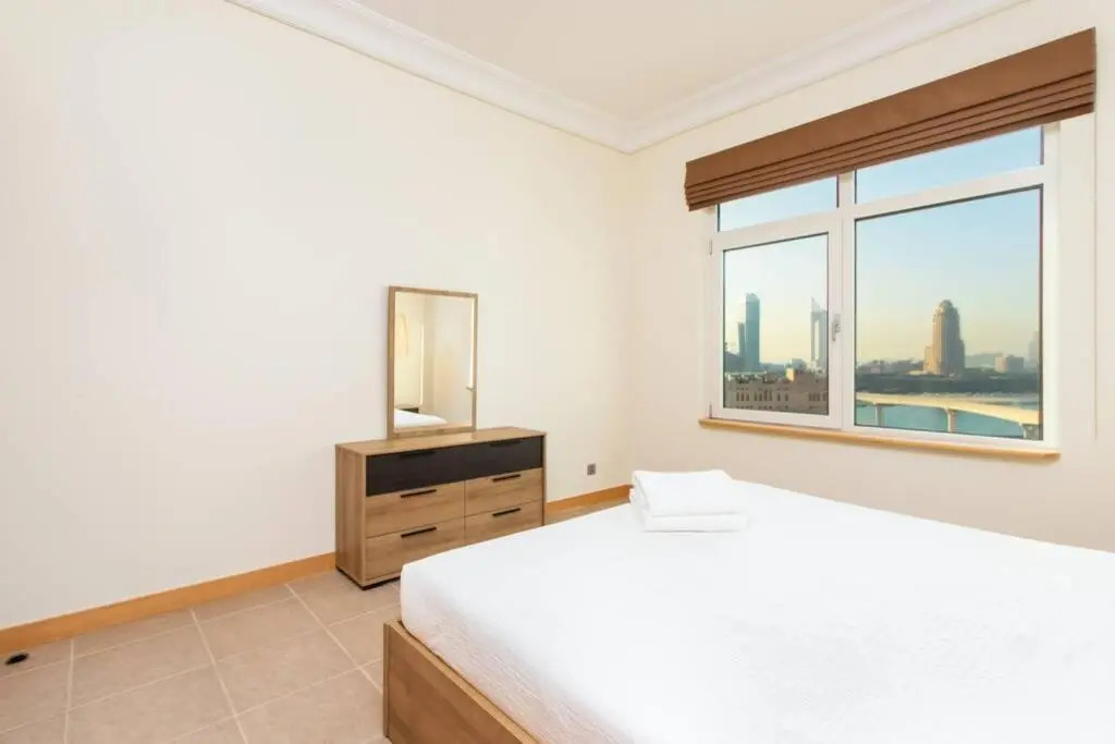 5 min walk to Five Palm -spacious (200M2) 3BR+kids