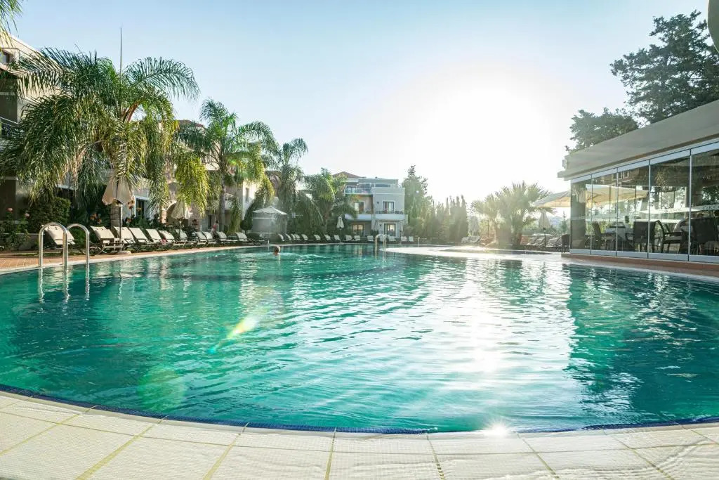 Okeanis Golden Resort