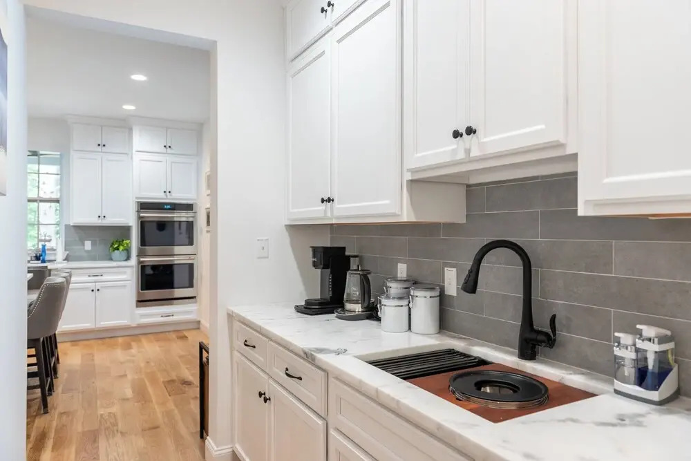 Luxuriously Lakeside by AvantStay | Lakefront Retreat