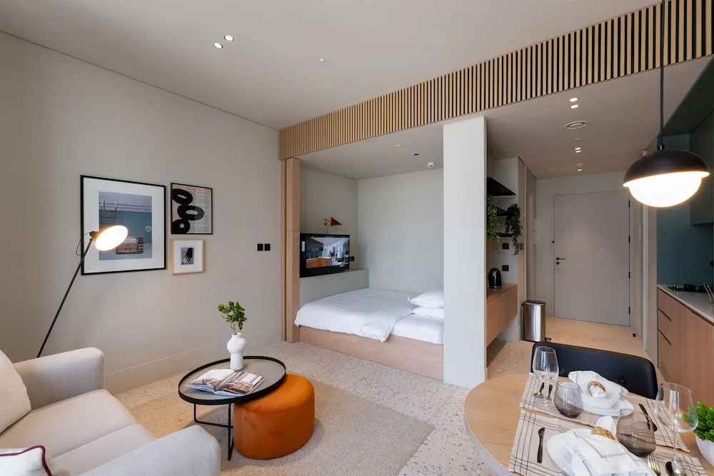 Simply Comfort Vacation Homes Rental Upside Living Business Bay Stunning Panoramic Burj Cityline Views