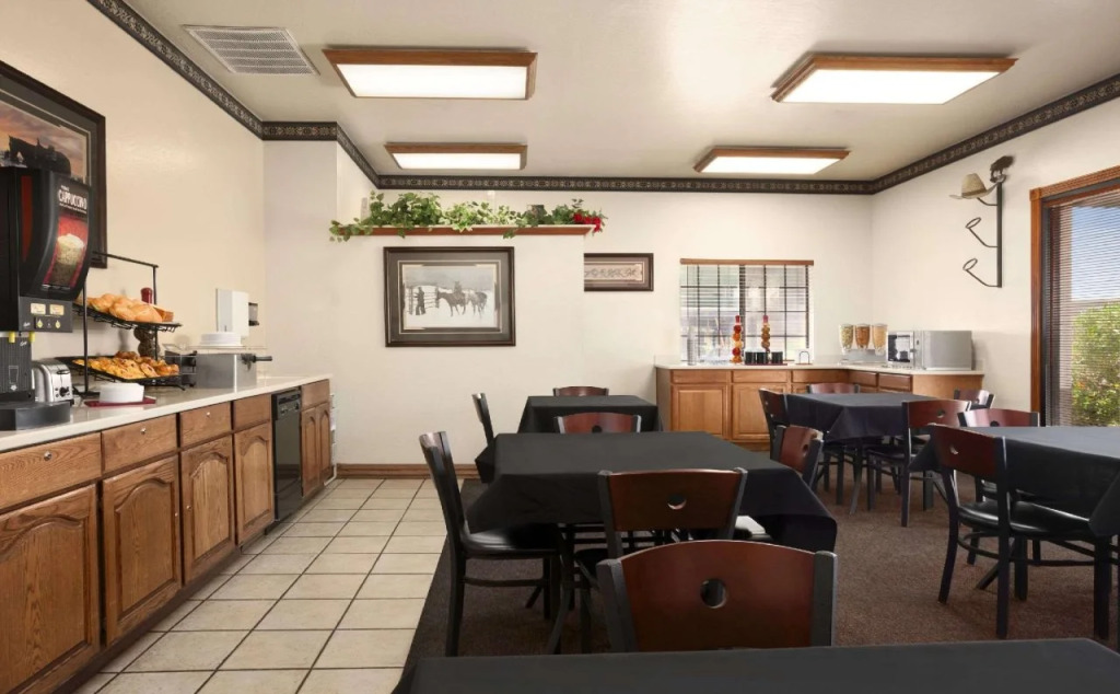 The Hotel Serene Glendale Peoria, Surestay Collection by Best Western