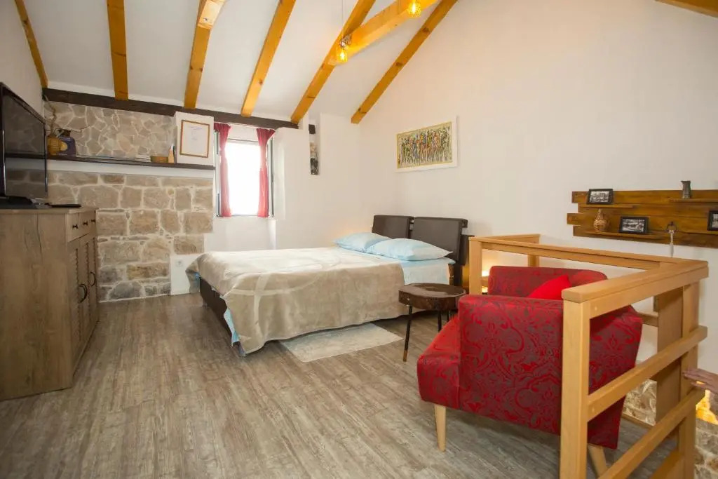Old Town Petrova Accommodation