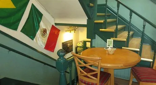 C&N Backpackers Hostel Vancouver