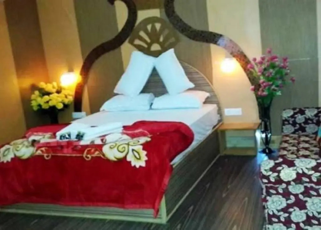 Gold India Beach Resort