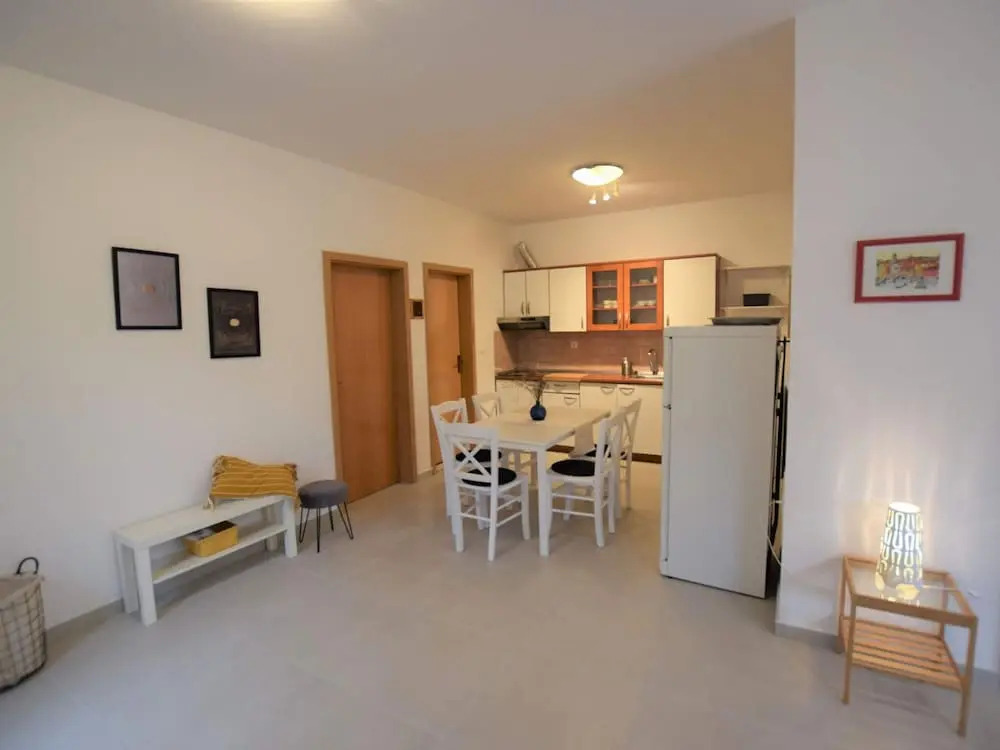 Holiday House in a Quiet Area Near the Sea, Private Garden, Terrace and BBQ