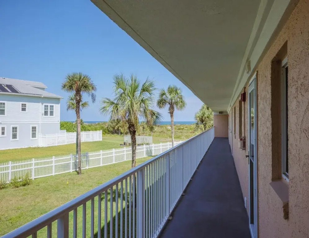 Beach & Tennis 217 by Distinctive Beach Rentals