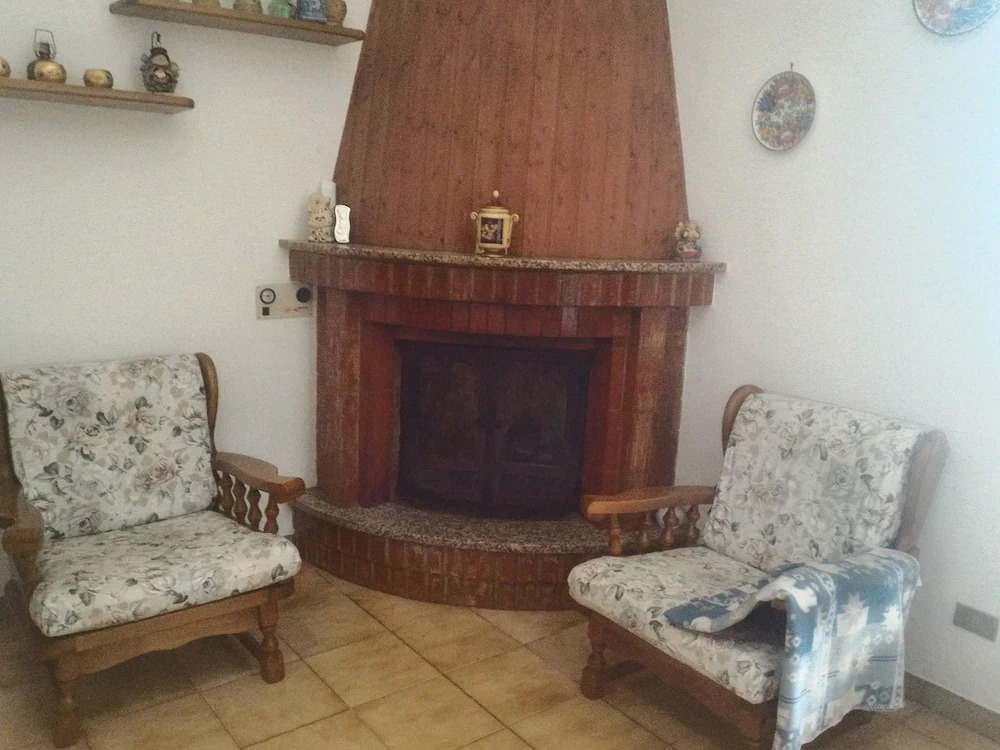 House With 2 Bedrooms in Cisternino Brindisi, With Enclosed Garden - 1