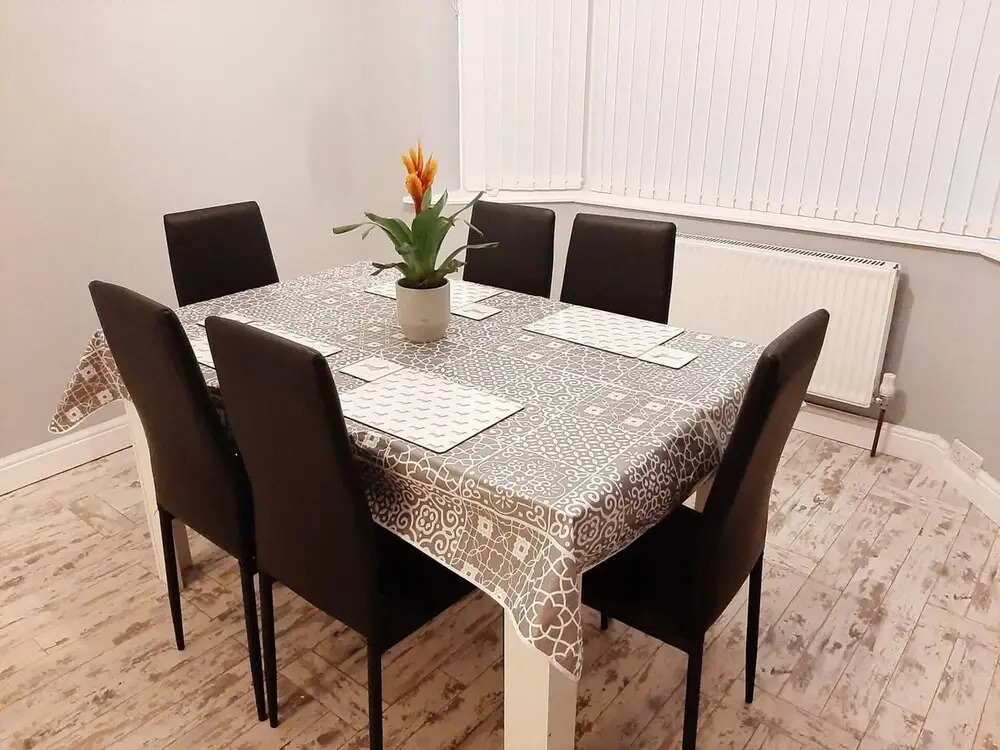 Beautiful Modern 3-bed House in Birmingham