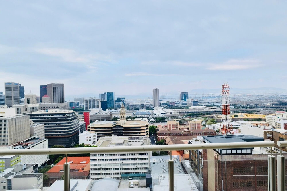 Bright 2 Bedroom Apartment in Cape Town City Centre