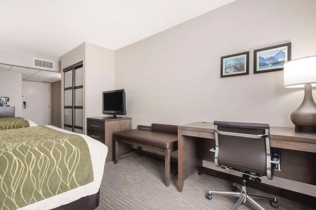 Comfort Inn & Suites