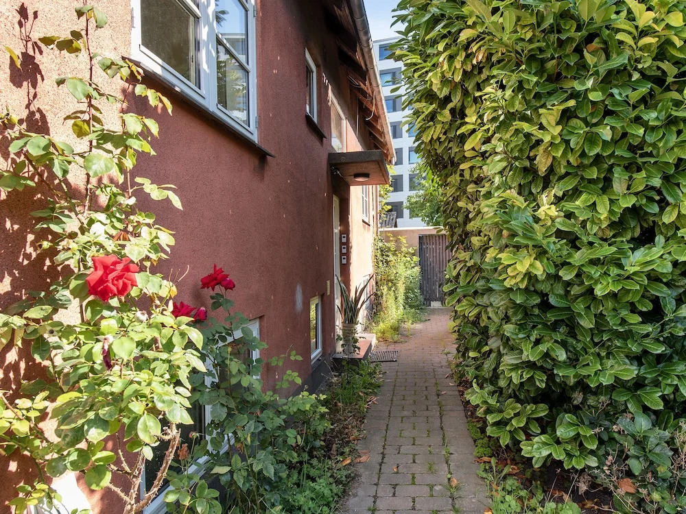 Charm 3 - Cozy 1-bdr Apt With Shared Garden