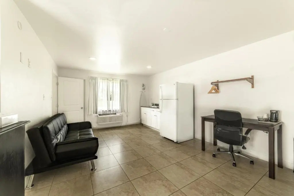 Everglades City Motel - Everglades Adventures Inn