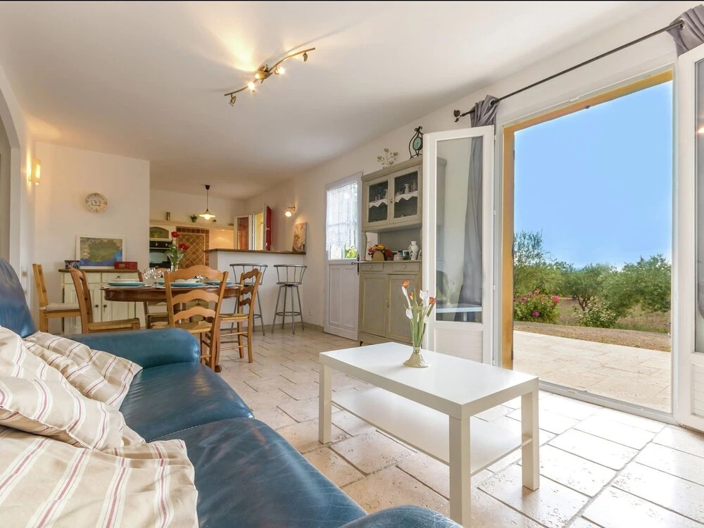 Detached Holiday Home Near the Truffle Capital of Aups, With a Shared Swimming Pool