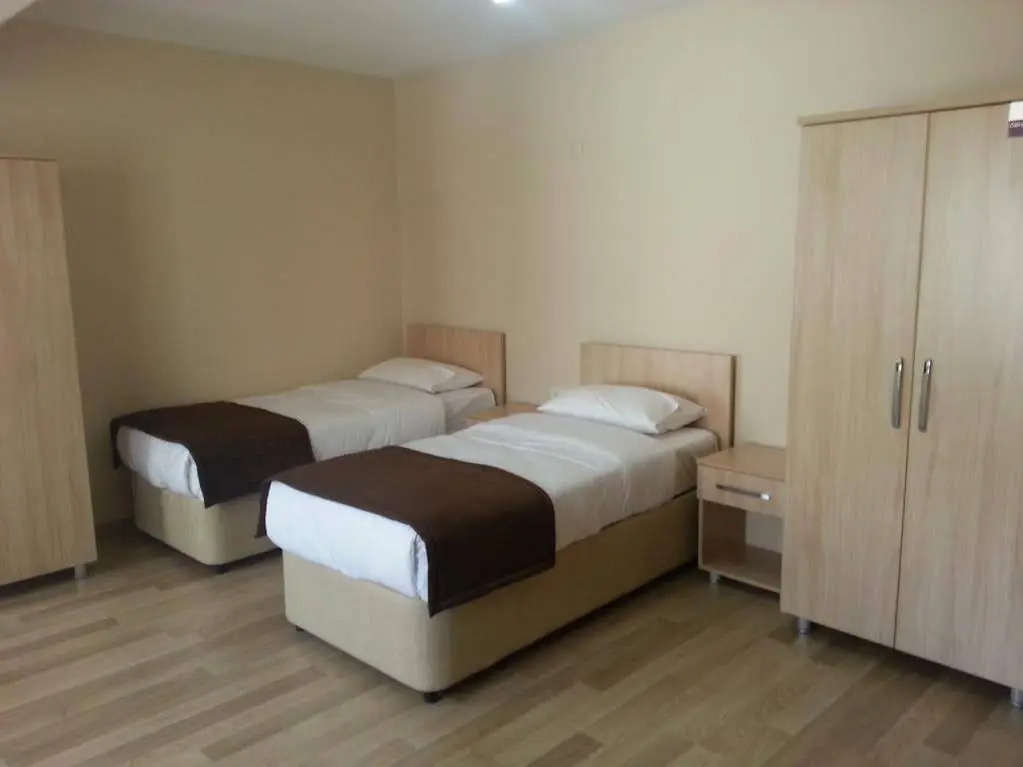 Akar Pansi̇yon