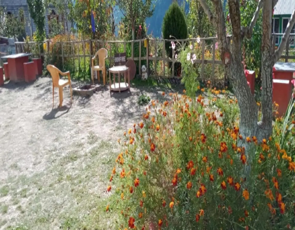 StayApart Shruti Guest House