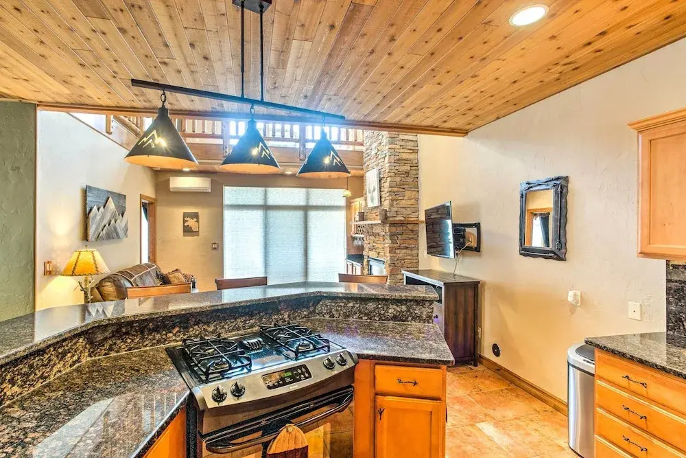 Pagosa Springs Mountain Haven: 5 Mi to Hot Springs