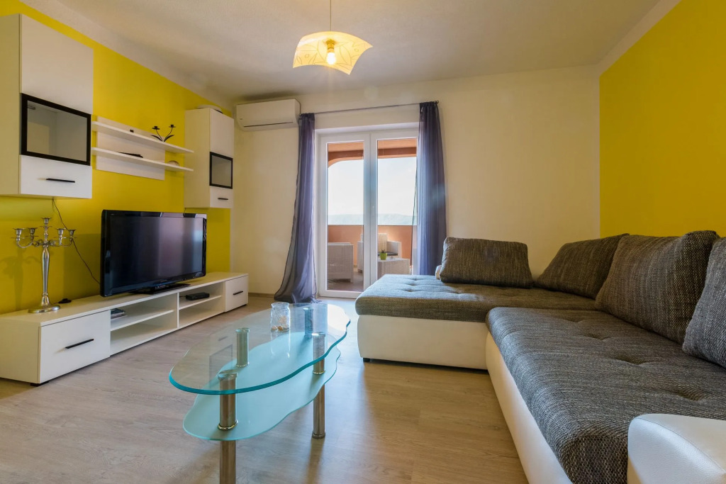 Apartment Tomica - open pool: A4 dvoetažni Novi Vinodolski, Riviera Crikvenica