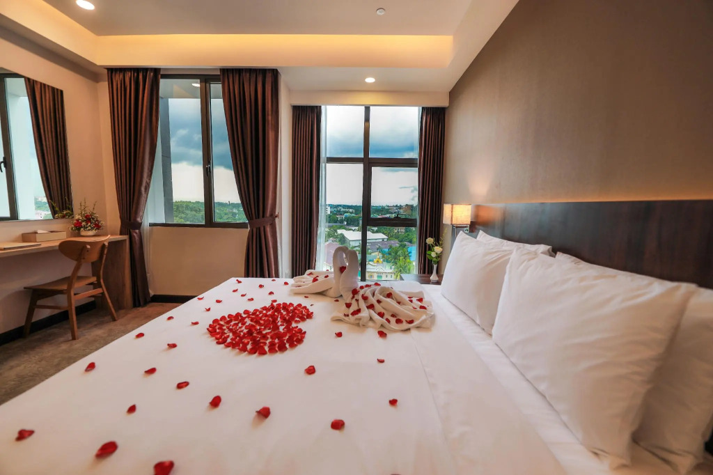 Hlaine Tet Hotel
