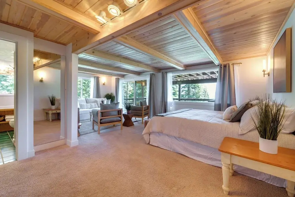 Luxe Tahoe City Cabin w/ Lake Views & Beach Access
