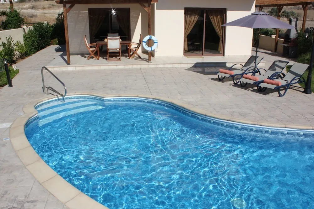 Seaside 2-Bedroom Villa with Private Pool, Garden WiFi Your Perfect Escape