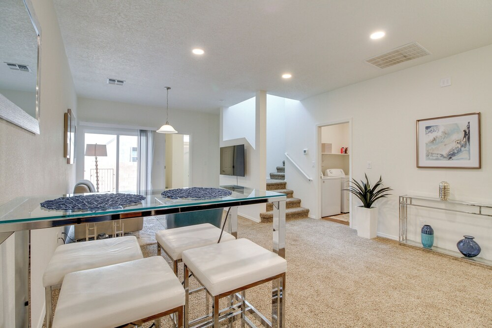 4 Mi to Unm: Convenient Albuquerque Townhome!
