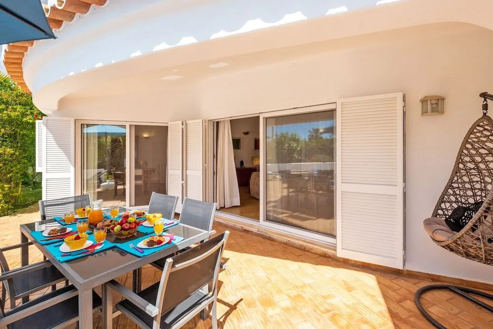 Villa Sunshine - Escapadinha tranquila com piscina e BBQ em Armação de Pêra