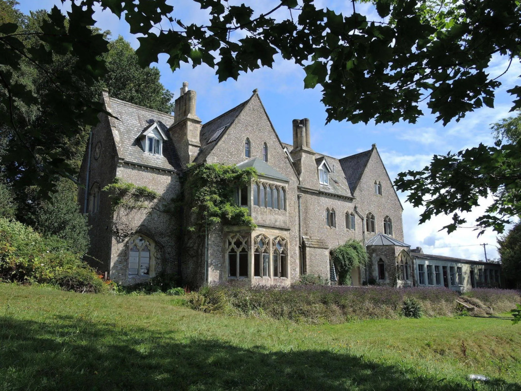 Monkton Wyld Court