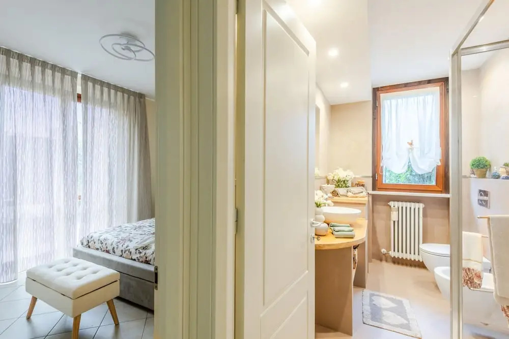 Casa Ambra in Lucca With 1 Bedrooms and 1 Bathrooms