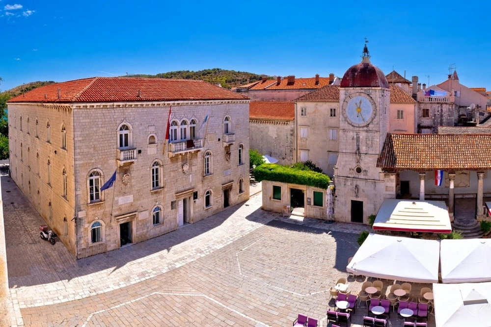Luxury 90 m2 Apt.w.balcony & Spectacular sea View