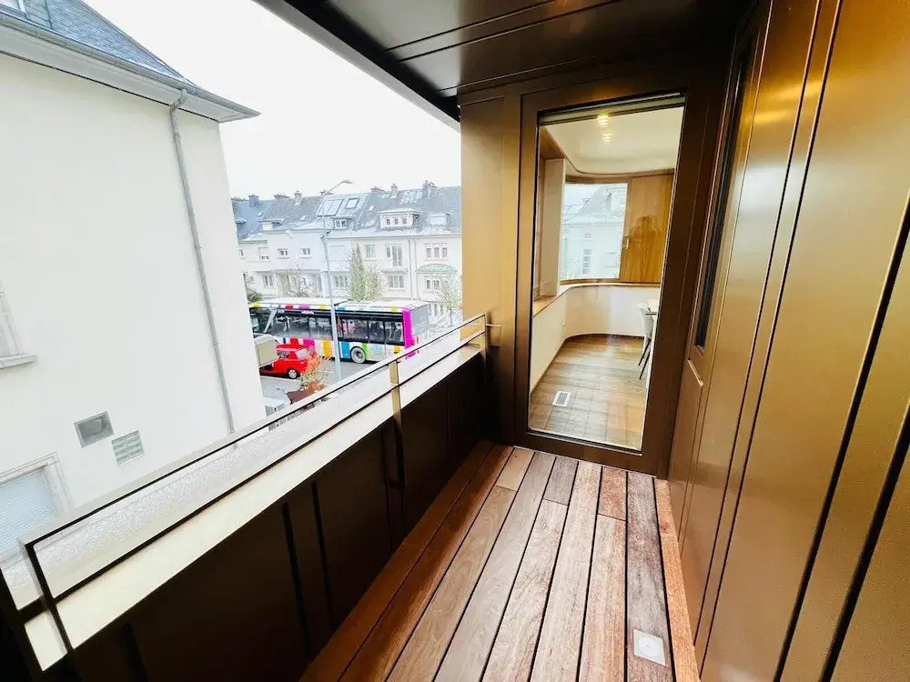 Beautiful one bedroom w balcony&parking