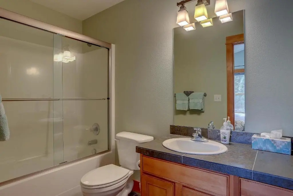 1313 Lincoln Street #B2 3 Bedrooms 3.5 Bathrooms Townhouse