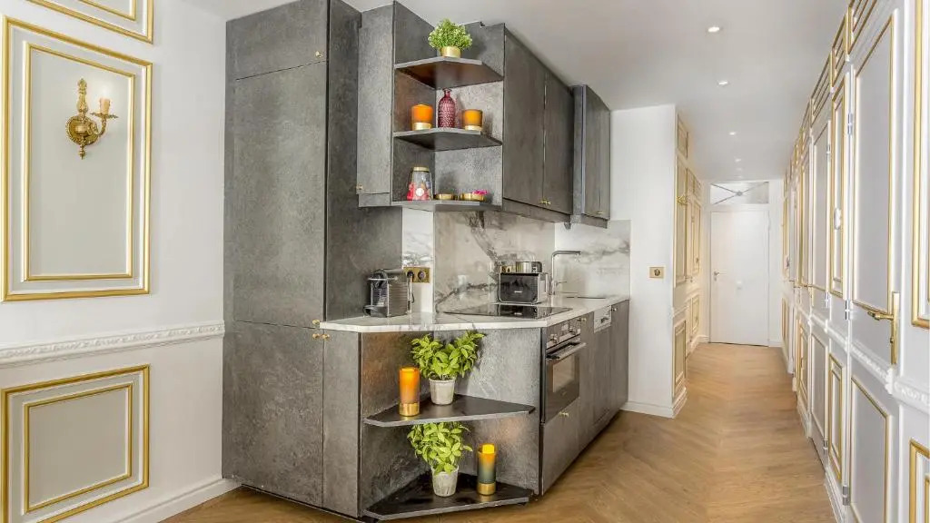 Luxury 6 Bedroom 5 bathroom Palace Apartment - Louvre View